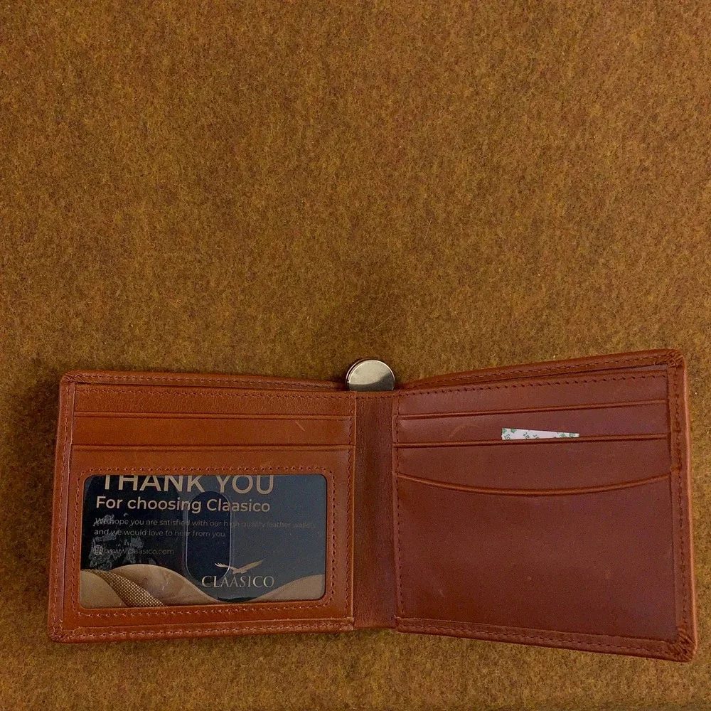 Claasico Mens OS Brown Leather Bifold ID Window Wallet New